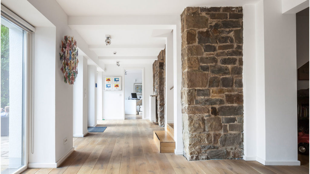 SKANDELLA-Villa-Move-refurbishment-medeteranian-stone-ecclectic-interior-hallway