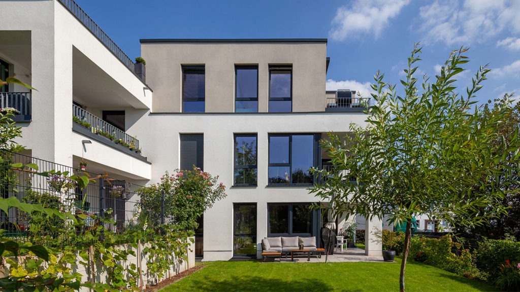 SKANDELLA-residential-building-bergisch-gladbach-luxury-living-city-two-tone-greenery-back-shot